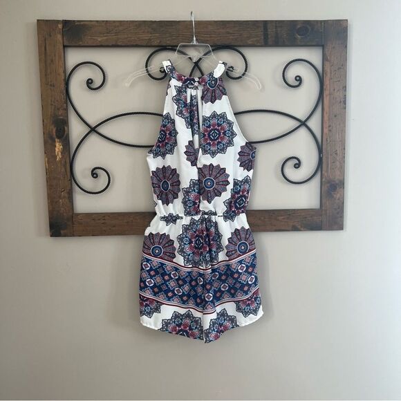 Almost Famous Woman High Collar Halter Short Romper Paisley Size Medium - Picture 2 of 13